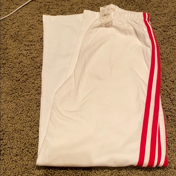 Brandy Melville Pants - NWT brandy Melville Charlie jogger stain see pic